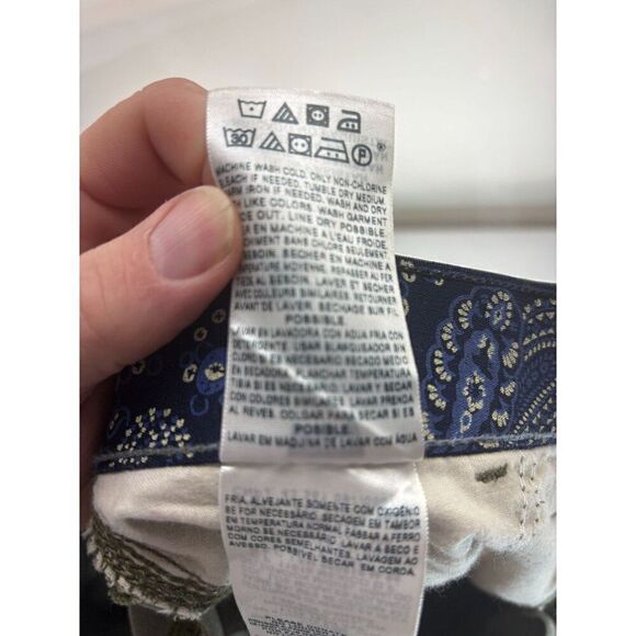 Levis Green Capri Pants Womens Size 14 Cotton & Elastane 36x18 EUC - Picture 5 of 6